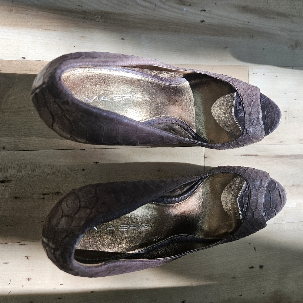 Elegant Peep-Toe Heels by Via Spiga - Picture 8 of 9